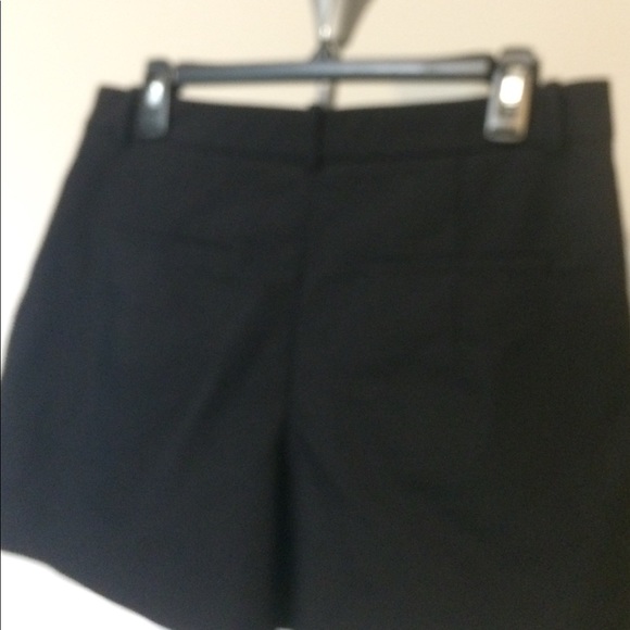 Zara Women’s Short - Picture 2 of 4